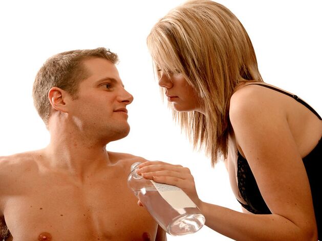 Ar trebui să utilizați ulei de masaj în timpul exercițiilor pentru a vă mări penisul.